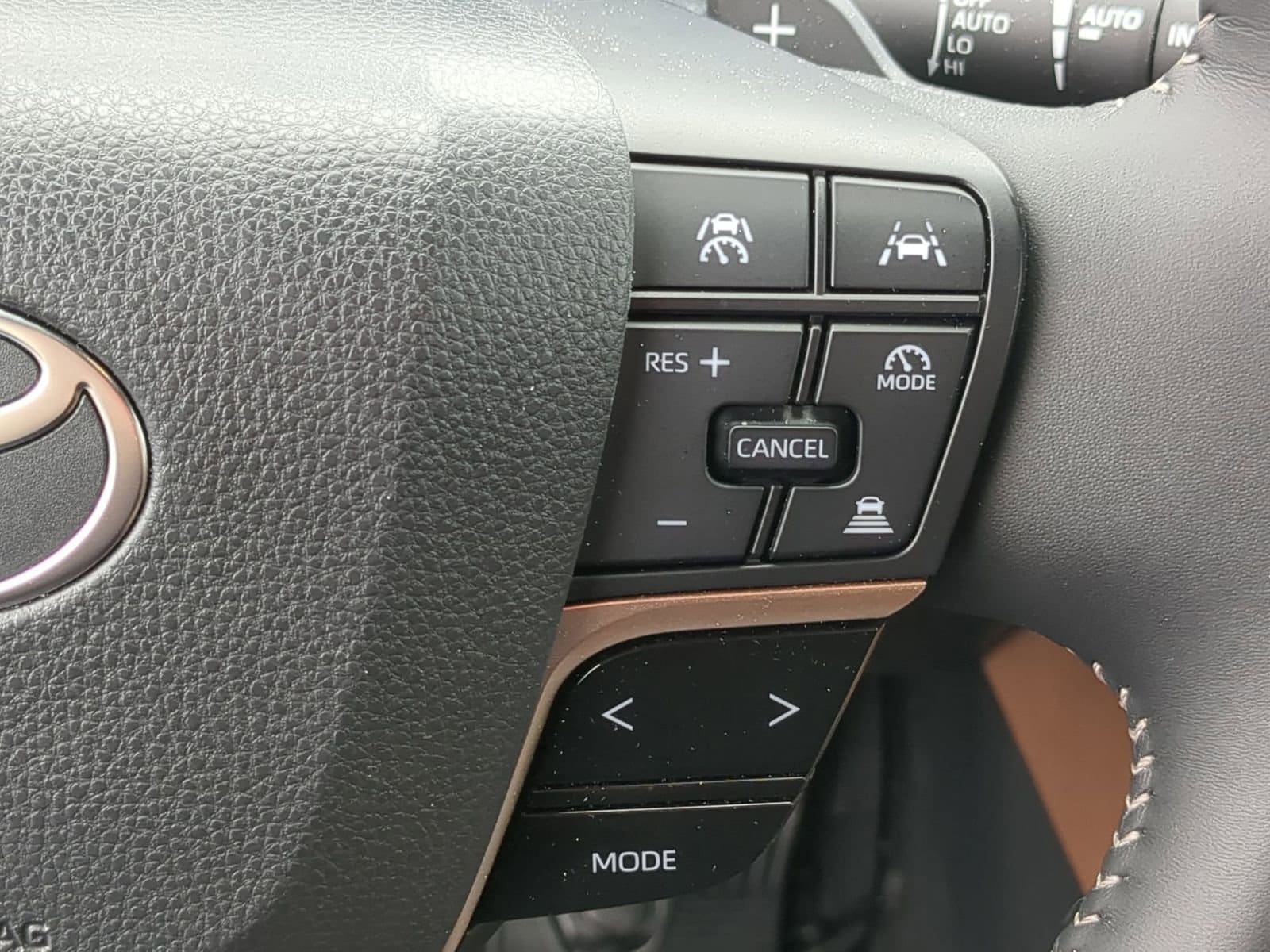 Thumbnail: 2025 Toyota Crown Signia - 24