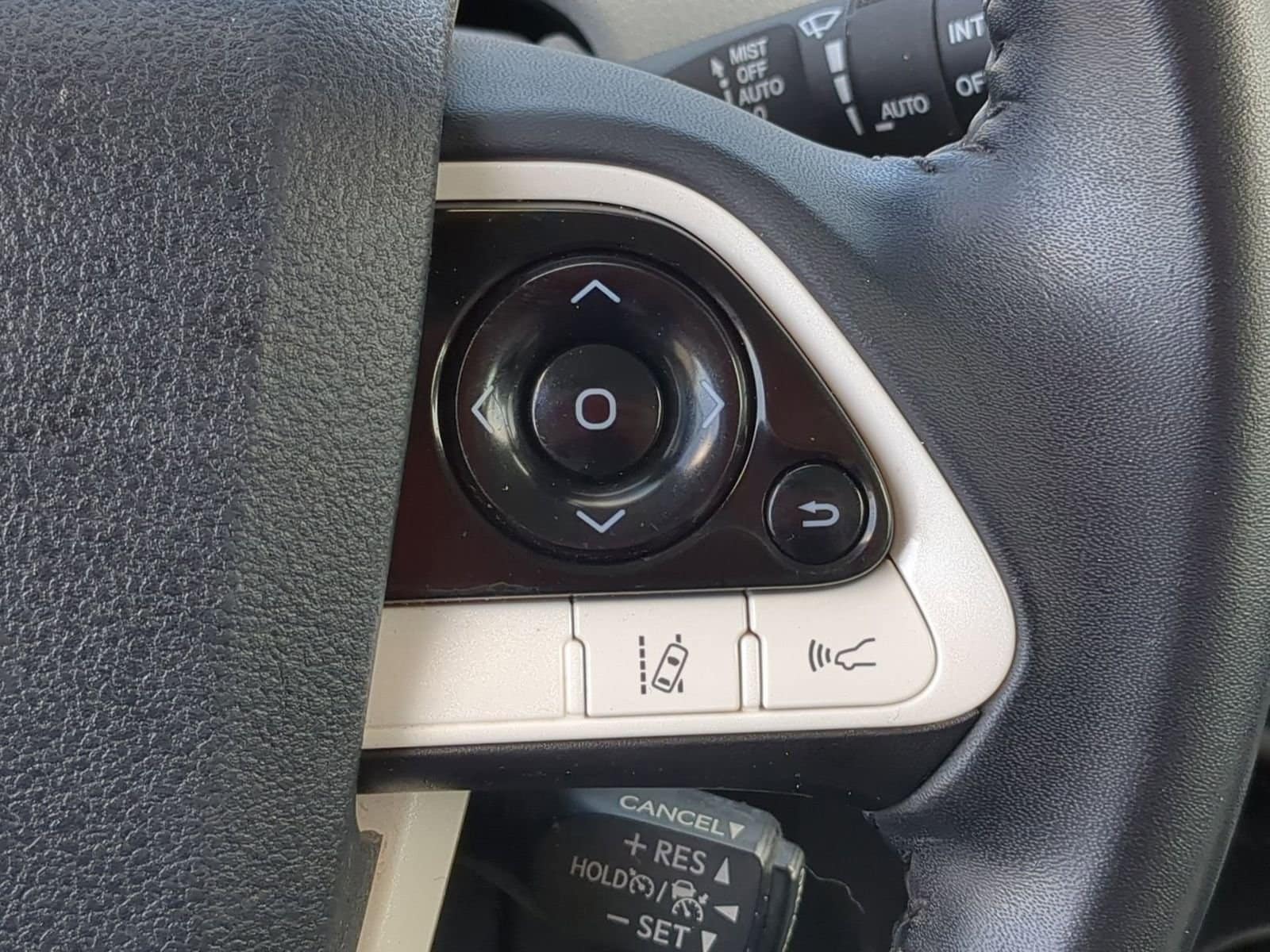 Thumbnail: 2017 Toyota Prius - 24