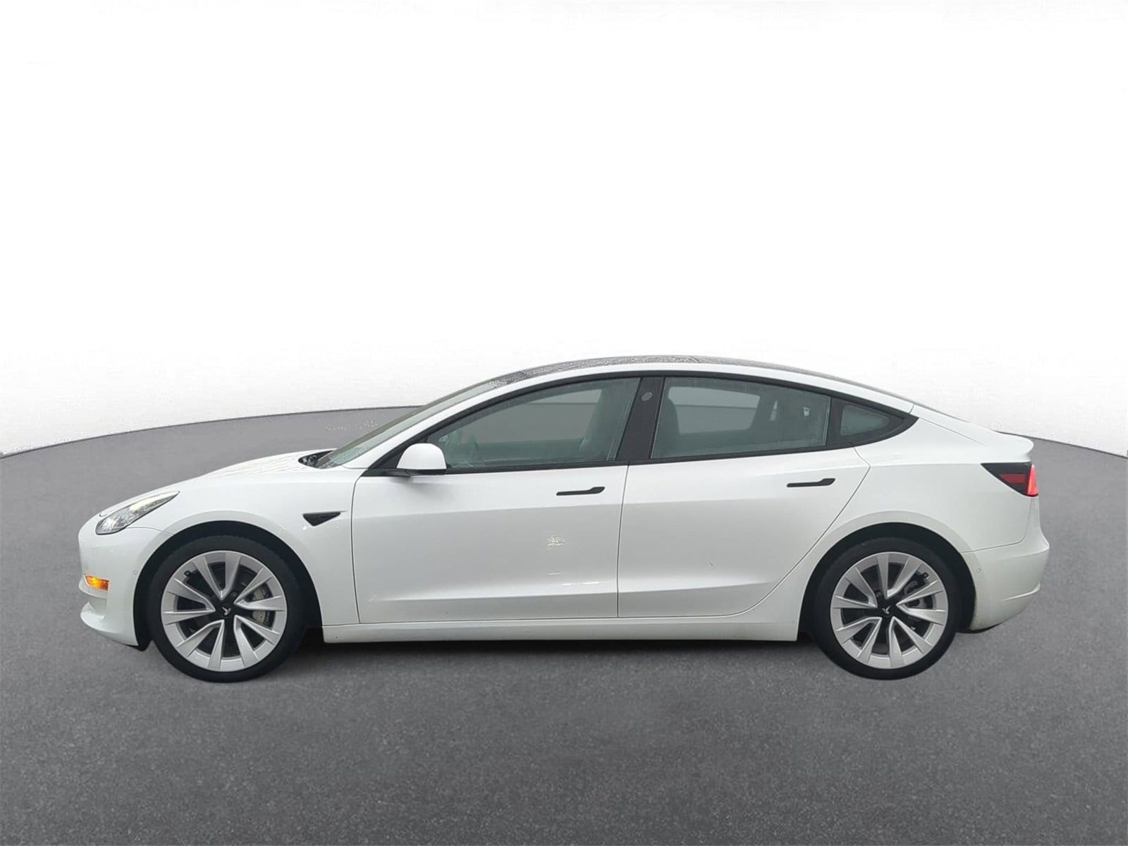 Thumbnail: 2022 Tesla Model 3 - 5