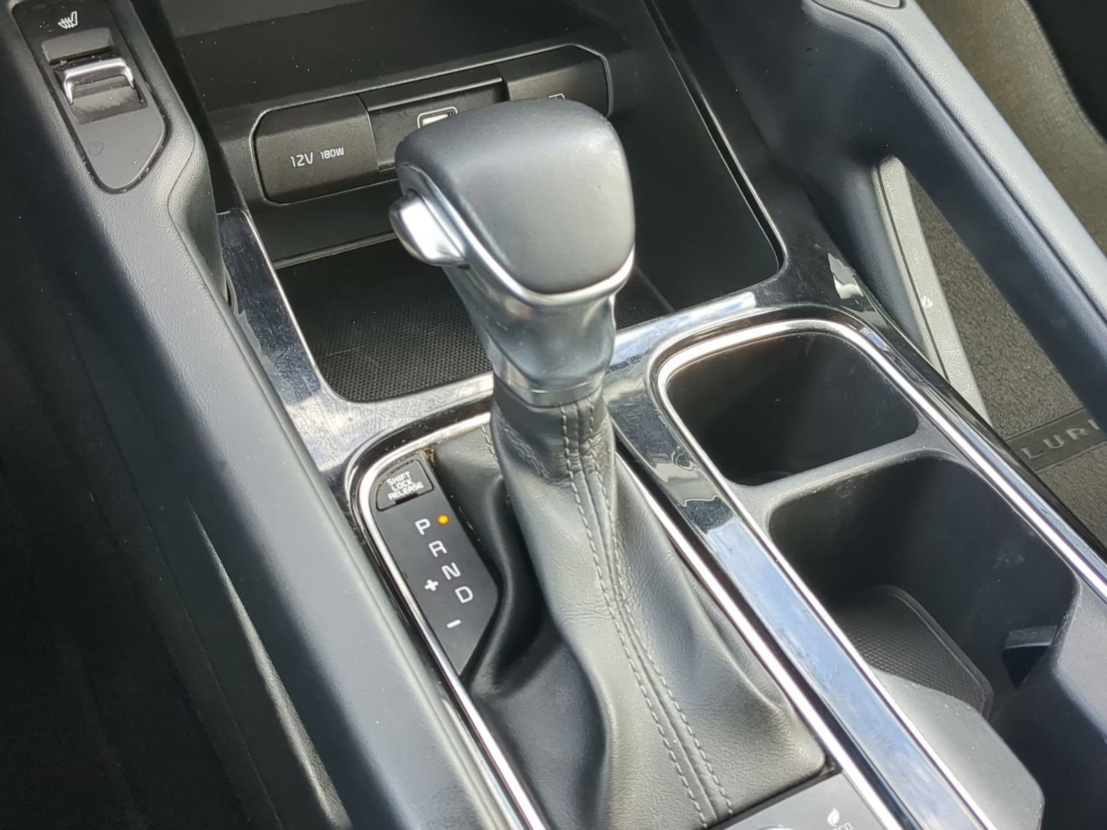 Thumbnail: 2020 Kia Telluride - 30