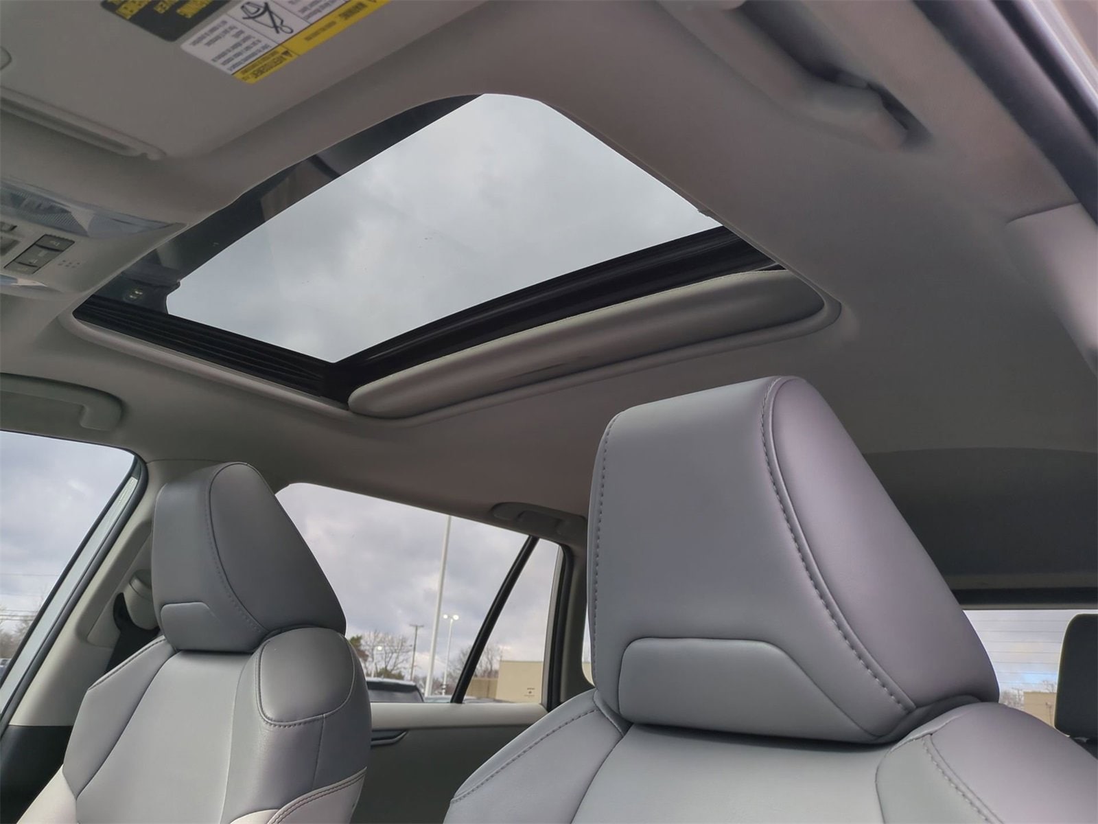 Thumbnail: 2020 Toyota RAV4 - 19