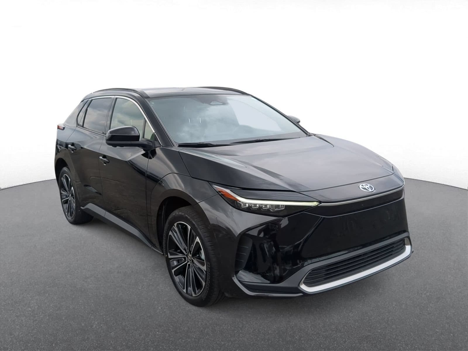 Used 2024 Toyota bZ4X Limited with VIN JTMAAAAA1RA048113 for sale in Troy, MI
