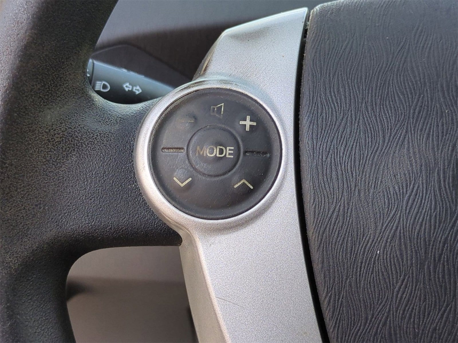 Thumbnail: 2010 Toyota Prius - 21