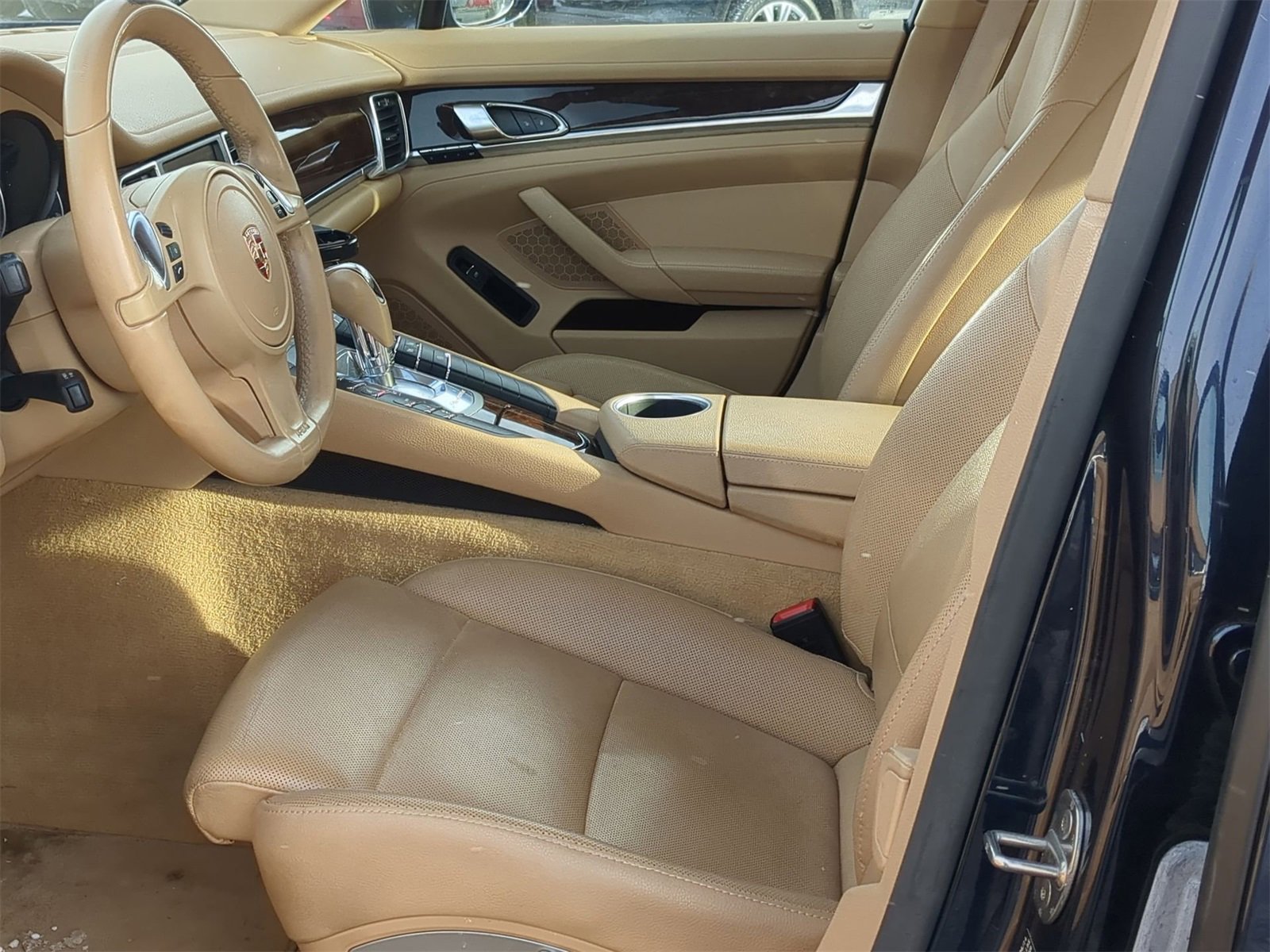 Thumbnail: 2015 Porsche Panamera - 17