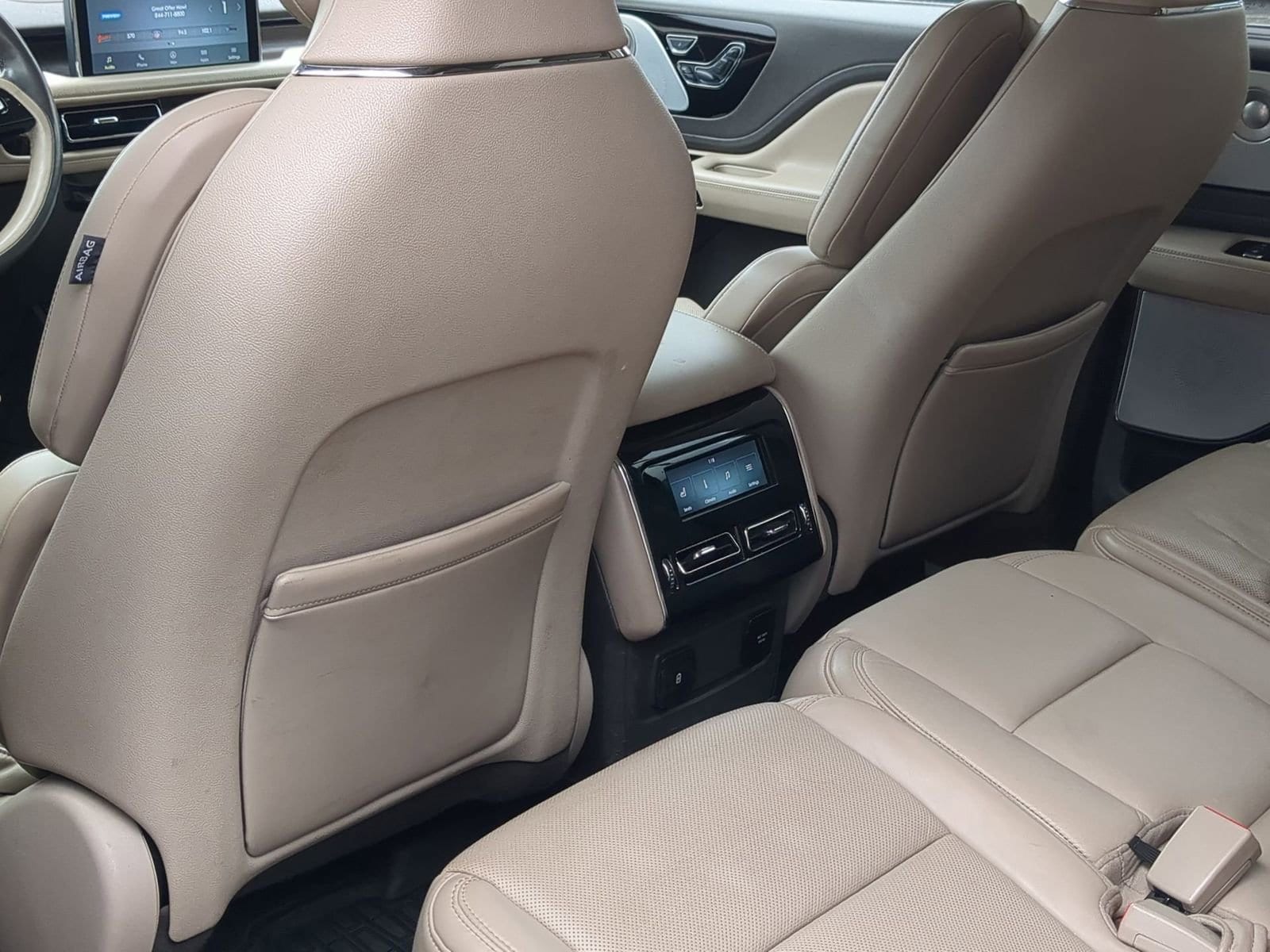 Thumbnail: 2020 Lincoln Aviator - 17