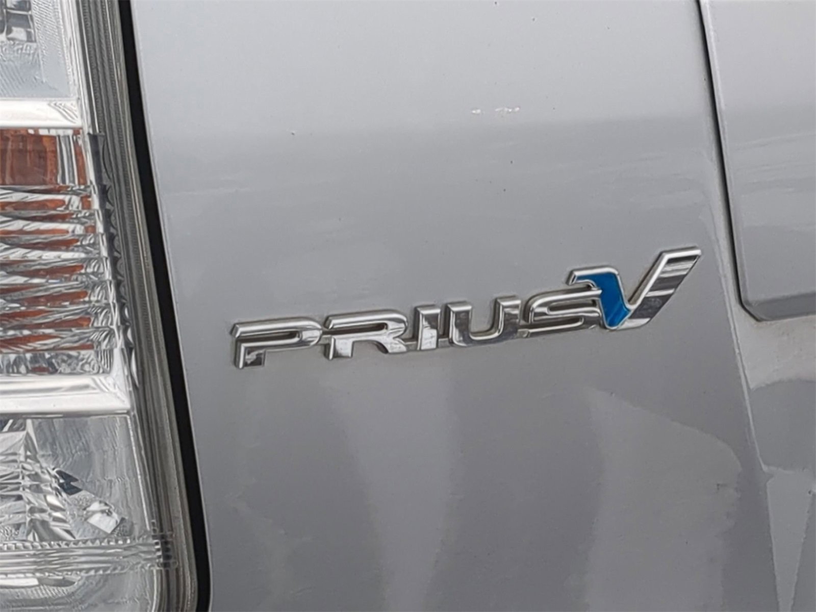 Thumbnail: 2012 Toyota Prius v - 20