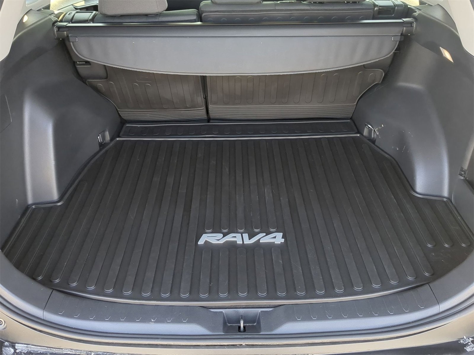 Thumbnail: 2024 Toyota RAV4 - 39