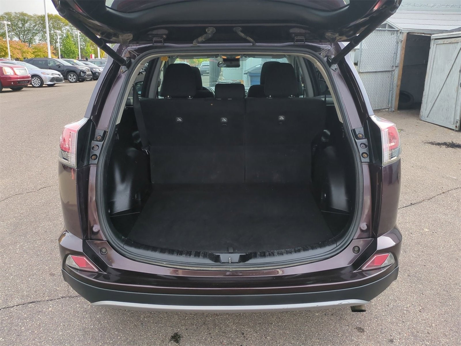 Thumbnail: 2018 Toyota RAV4 - 33