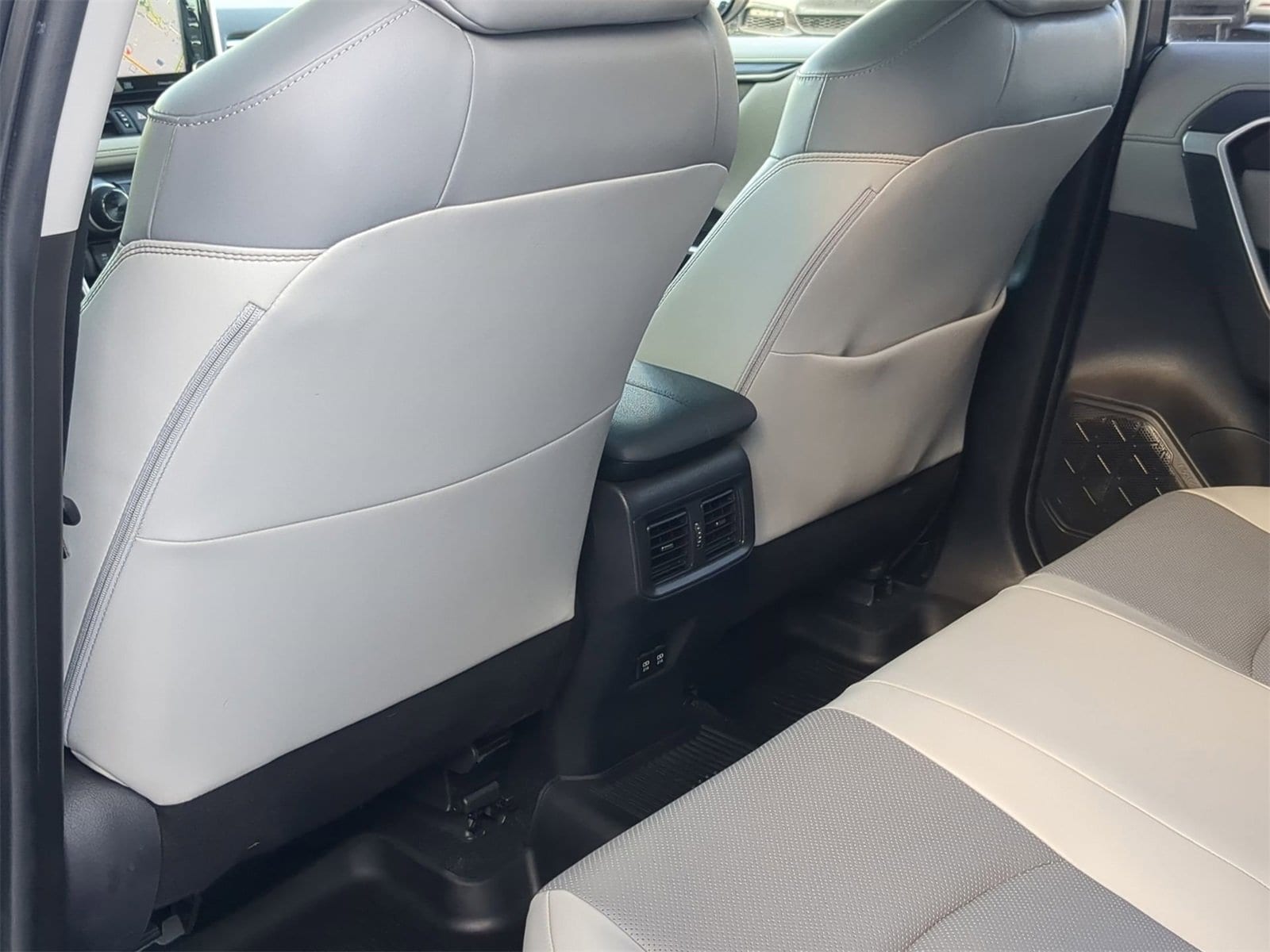 Thumbnail: 2020 Toyota RAV4 - 18