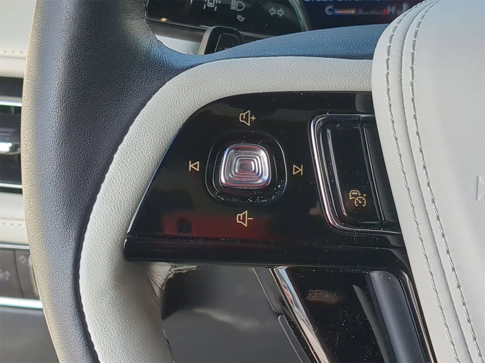 Thumbnail: 2025 Lincoln Aviator - 25