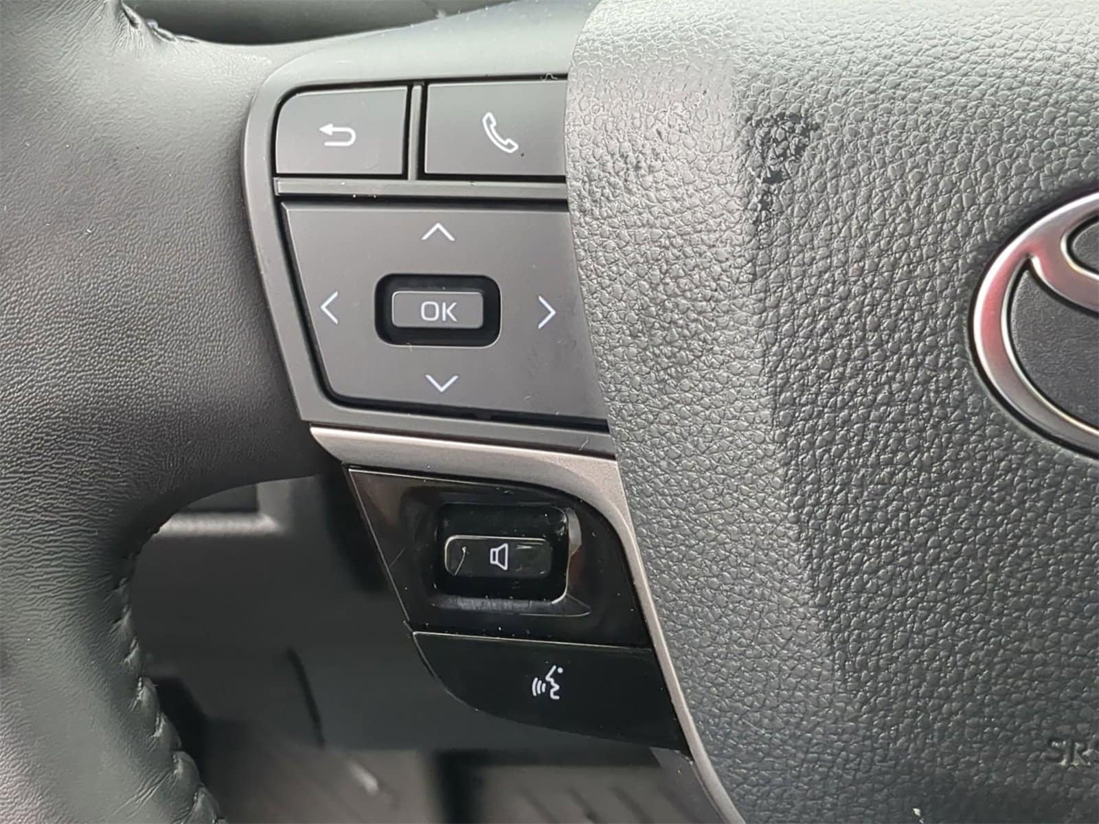 Thumbnail: 2025 Toyota Camry - 30