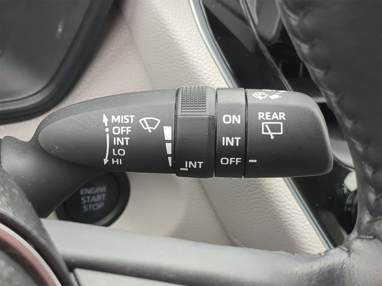 Thumbnail: 2025 Toyota Corolla Cross - 32