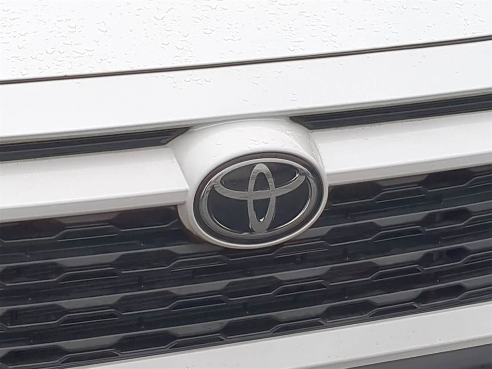 Thumbnail: 2023 Toyota RAV4 - 19