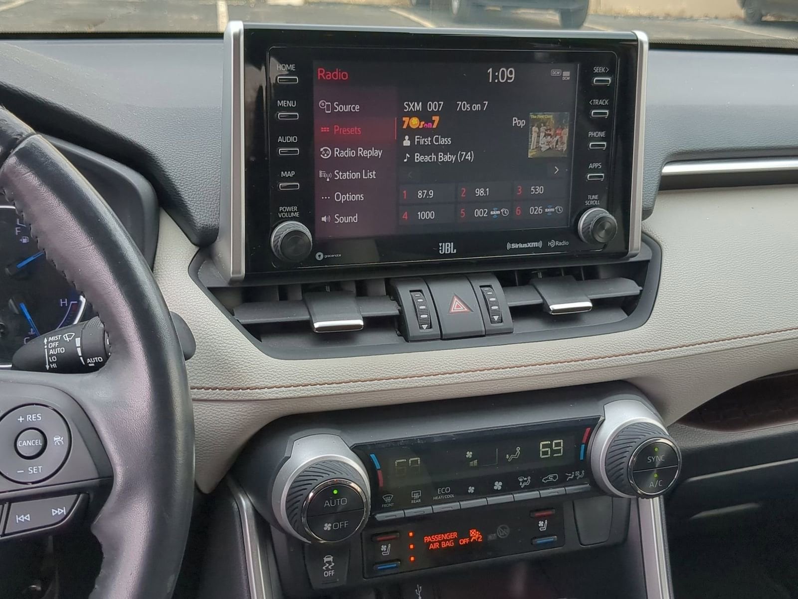 Thumbnail: 2020 Toyota RAV4 - 27