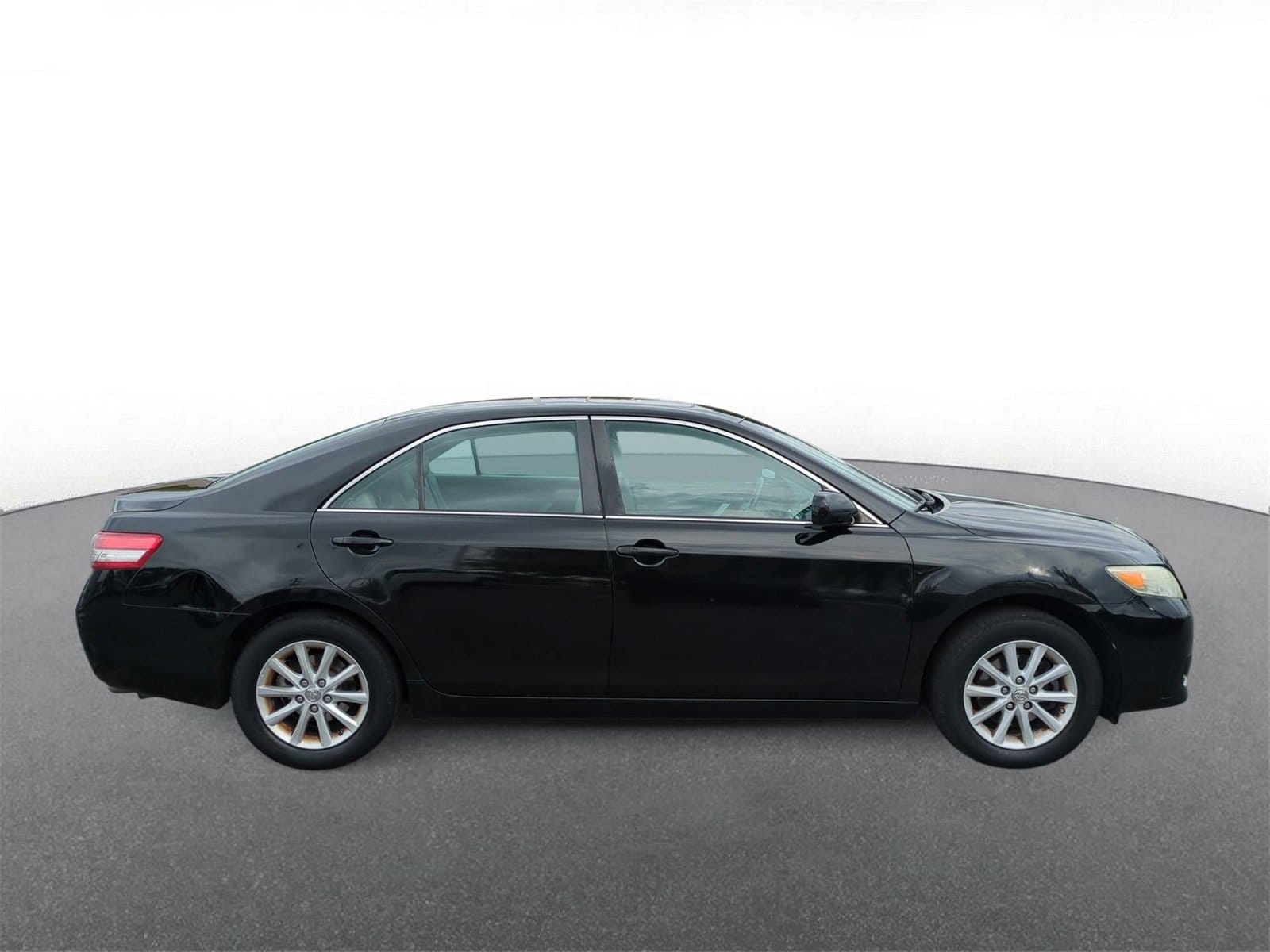 Thumbnail: 2010 Toyota Camry - 9