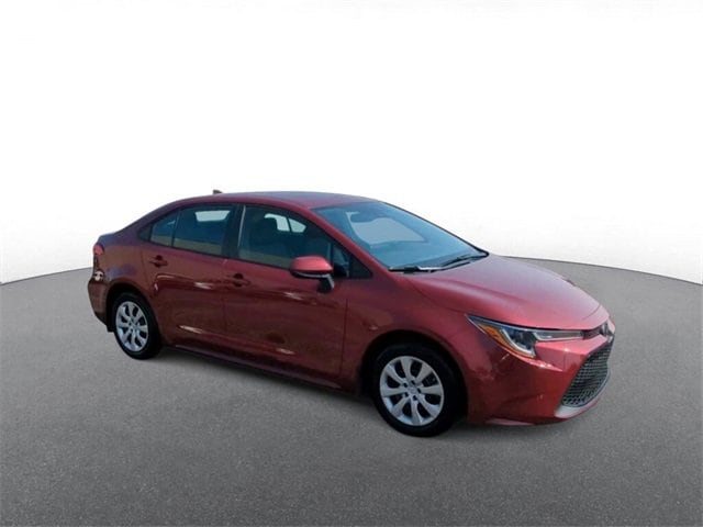 Used 2022 Toyota Corolla LE with VIN 5YFEPMAE7NP347504 for sale in Troy, MI