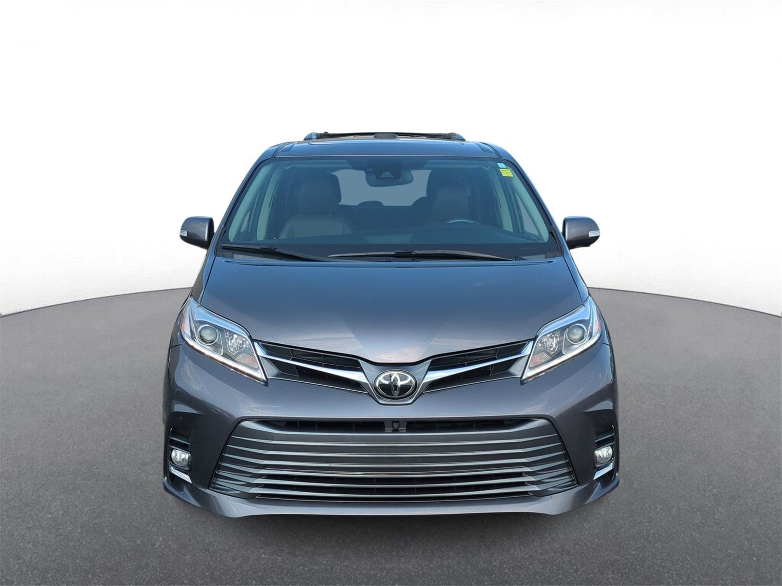 2018 Toyota Sienna XLE Limited Premium photo 2