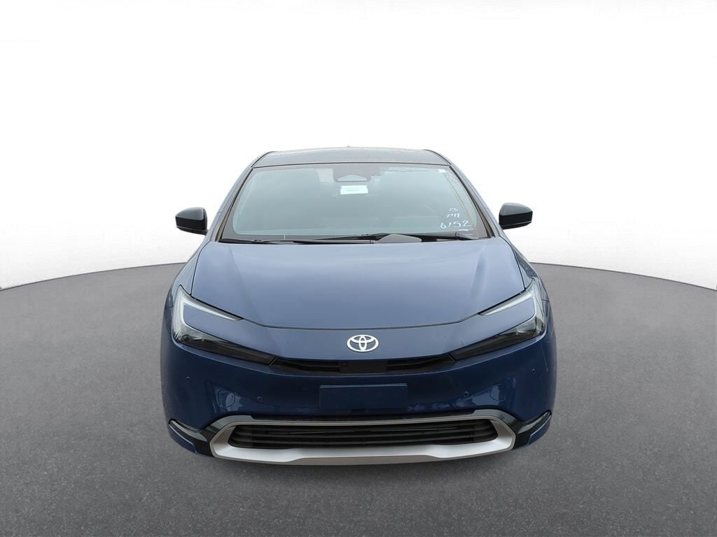 2025 Toyota Prius Plug-in 3