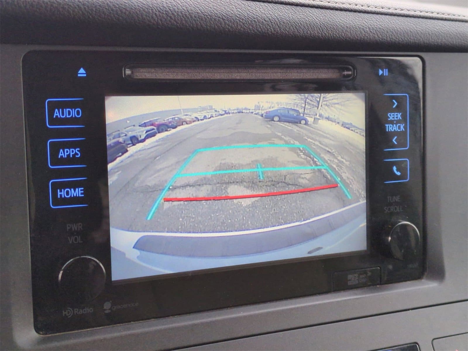 Thumbnail: 2015 Toyota Sienna - 29