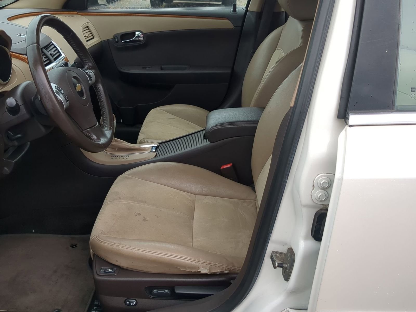 Thumbnail: 2010 Chevrolet Malibu - 16