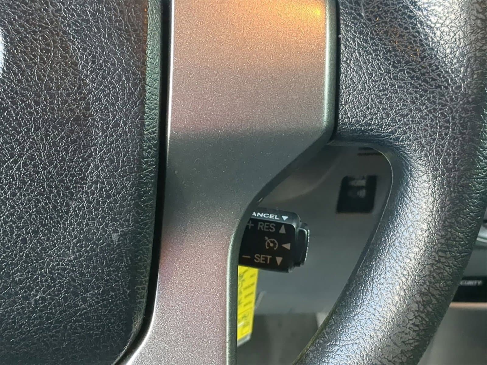 Thumbnail: 2011 Toyota 4Runner - 31