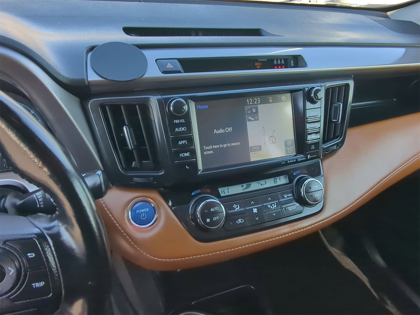 Thumbnail: 2018 Toyota RAV4 - 34