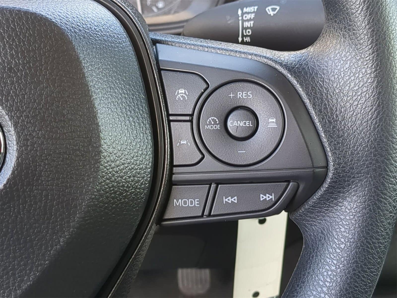 Thumbnail: 2025 Toyota Corolla - 30