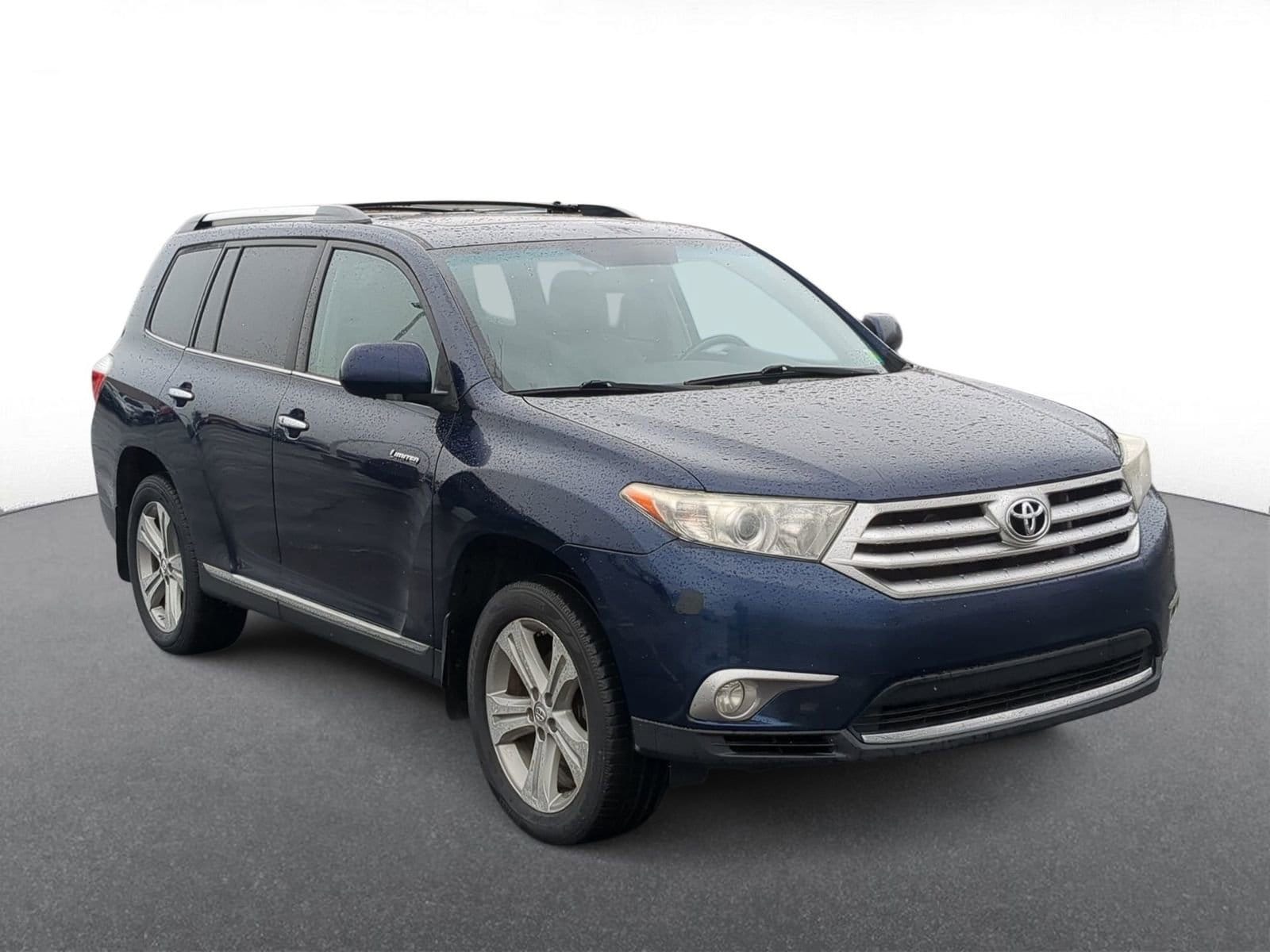 Thumbnail: 2012 Toyota Highlander - 2