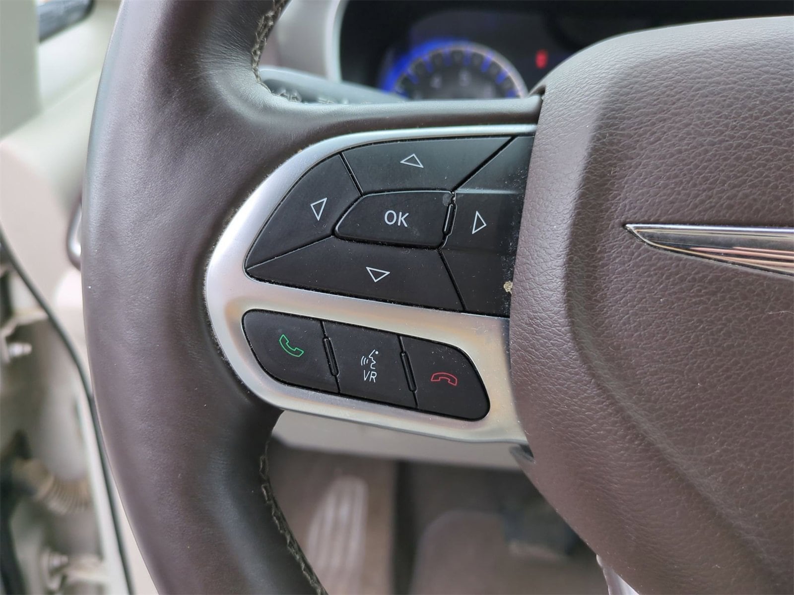 Thumbnail: 2017 Chrysler Pacifica - 21