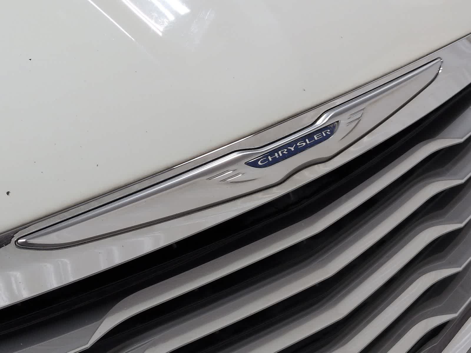 Thumbnail: 2013 Chrysler 200 - 11