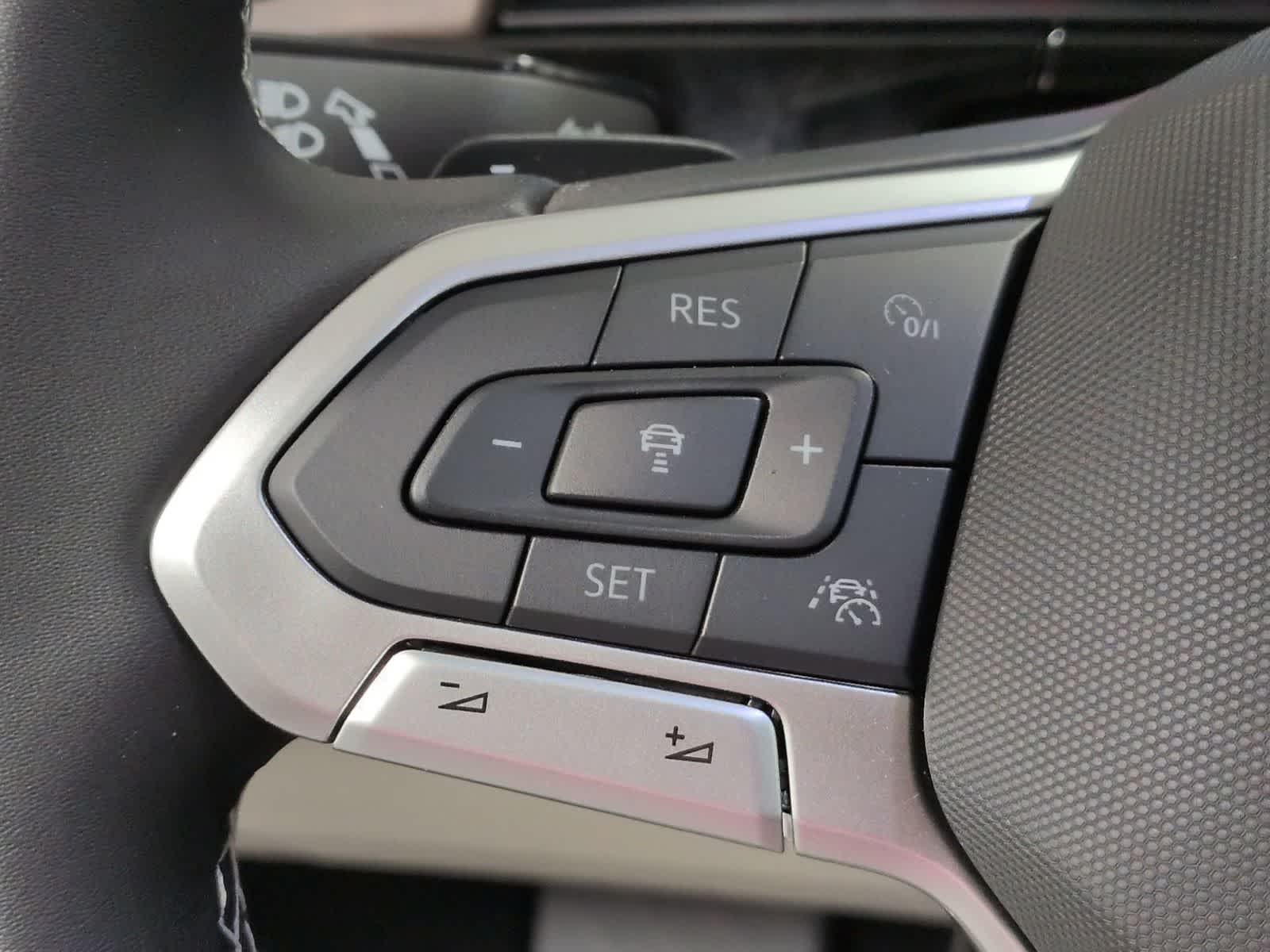 Thumbnail: 2026 Volkswagen Atlas - 25