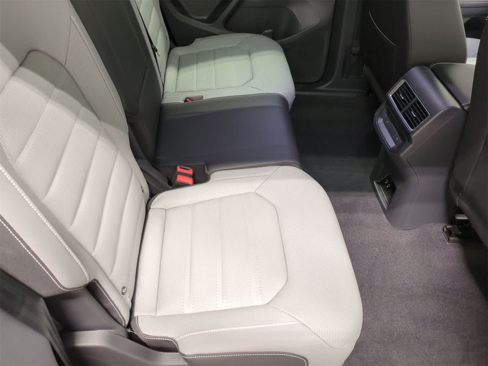 2025 Volkswagen Atlas SEL 22