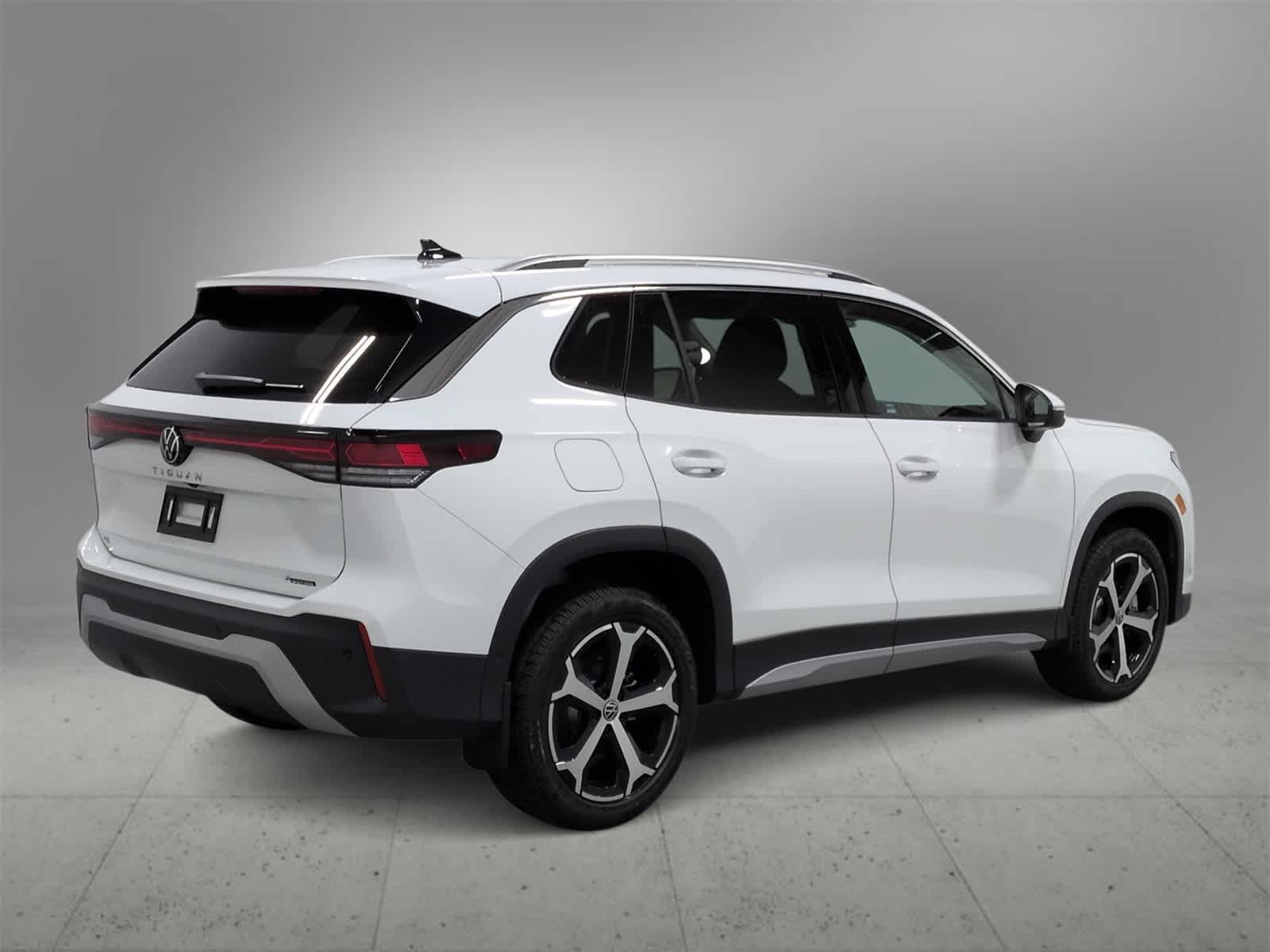 Thumbnail: 2026 Volkswagen Tiguan - 8