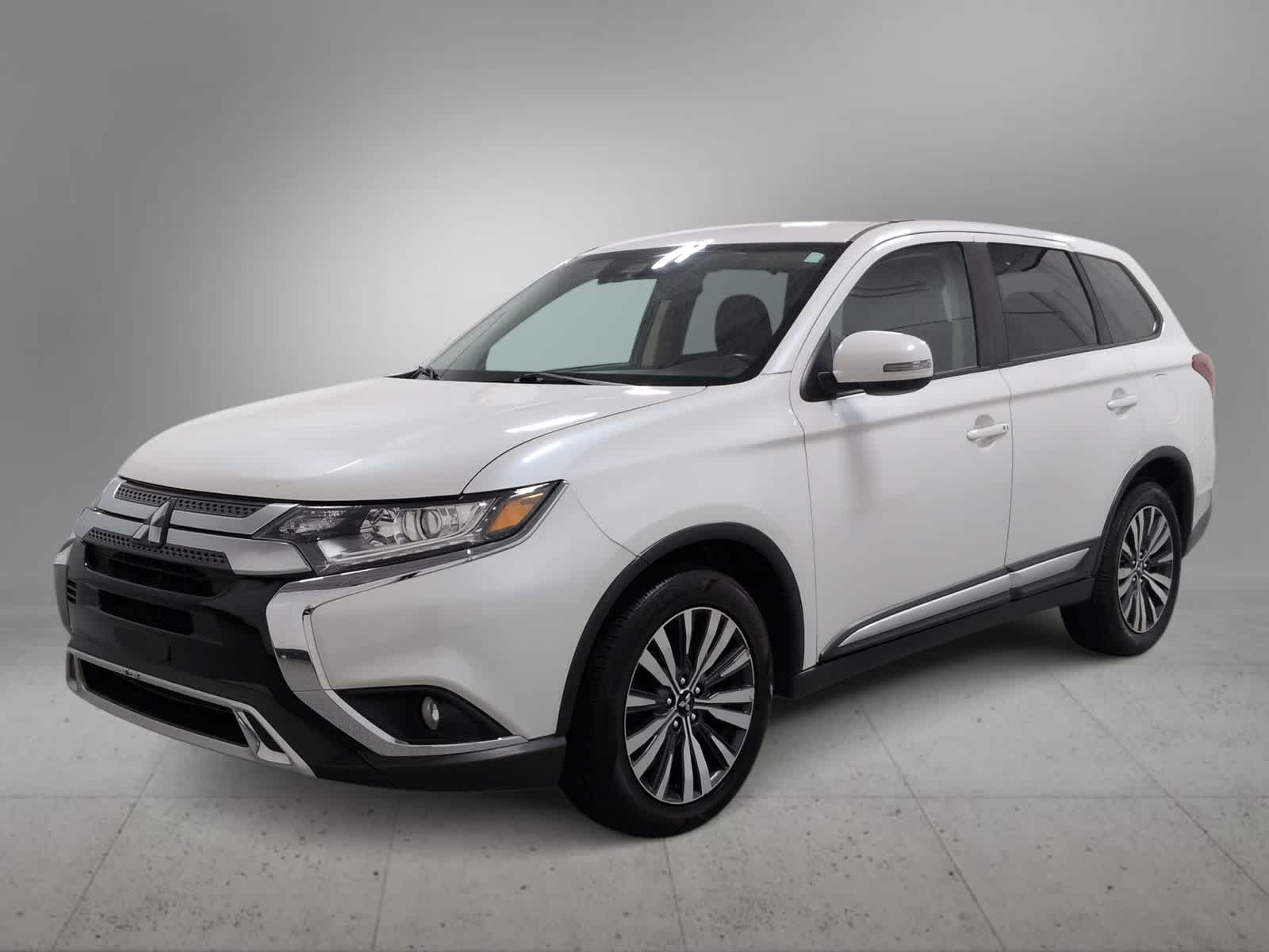 Thumbnail: 2020 Mitsubishi Outlander - 4