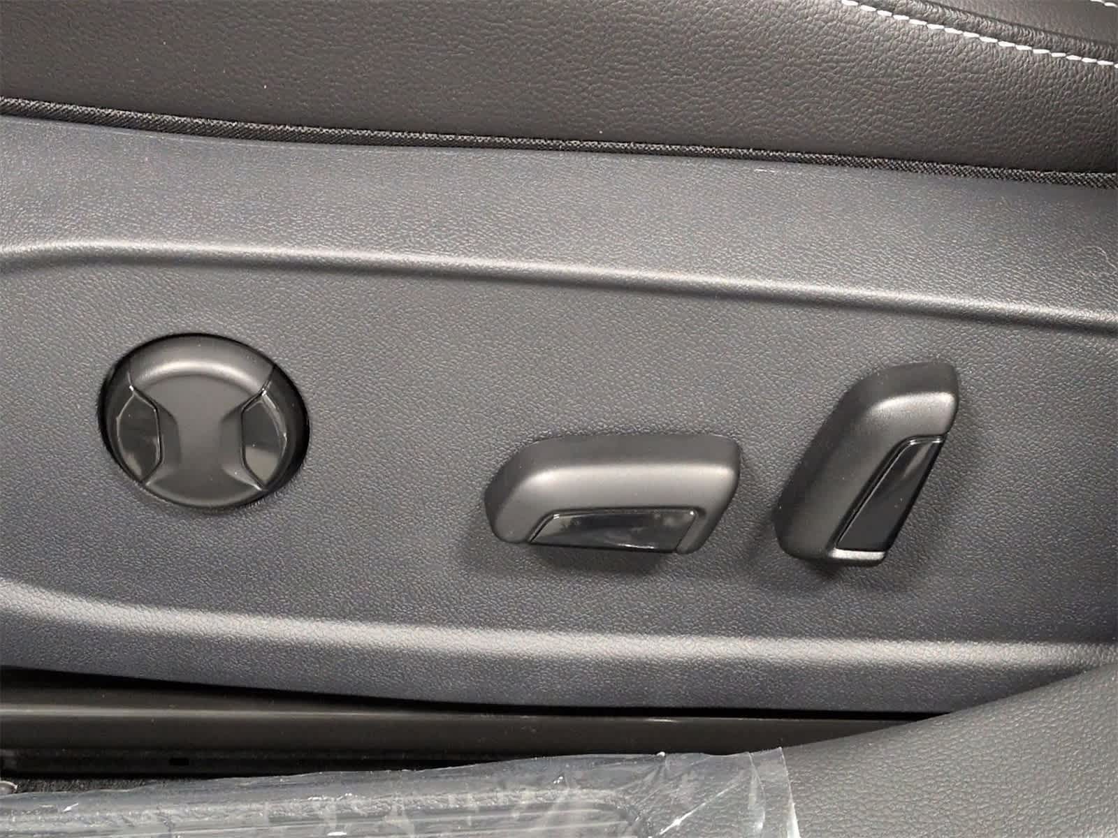 Thumbnail: 2025 Volkswagen Jetta - 18