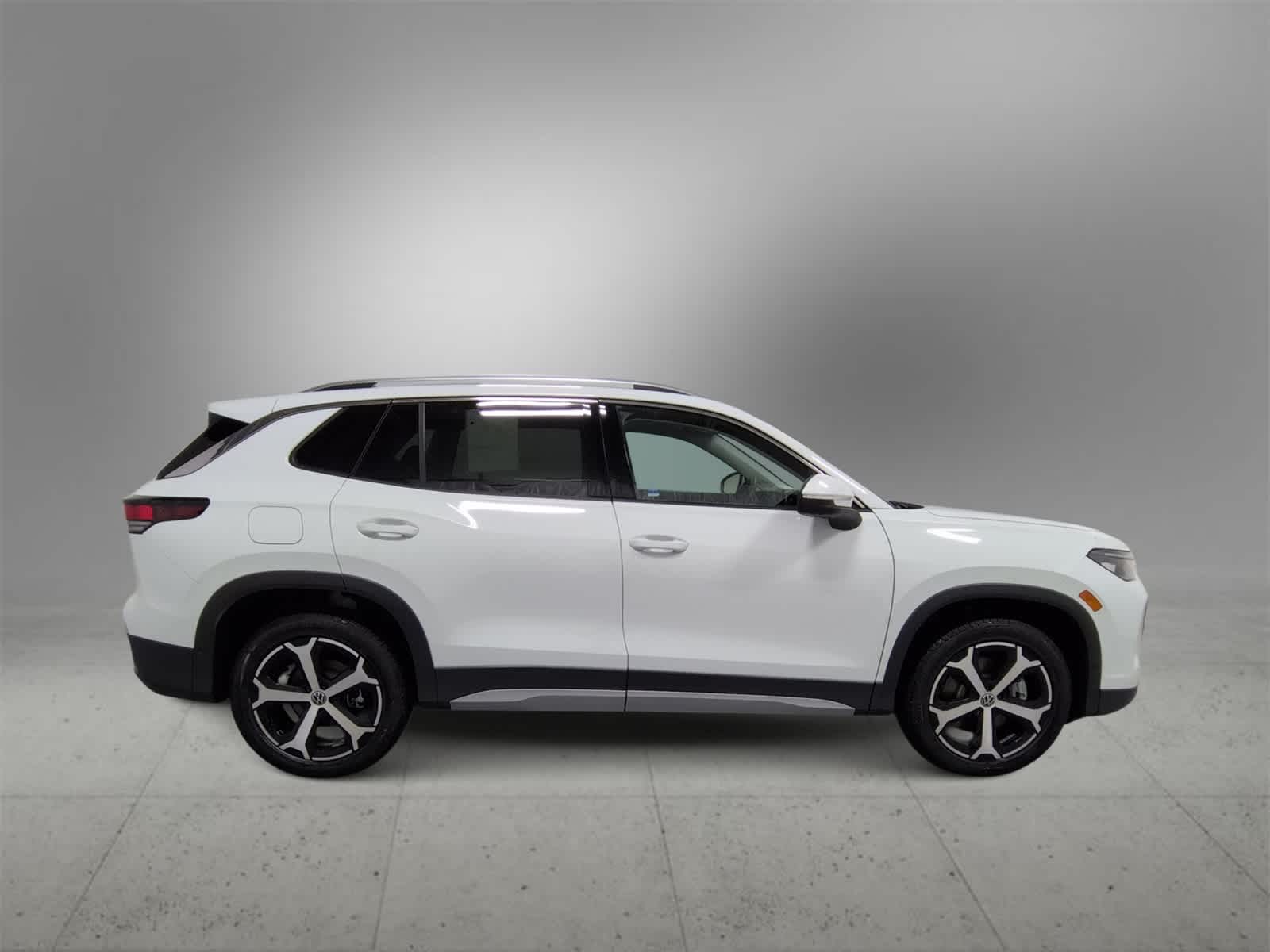 Thumbnail: 2026 Volkswagen Tiguan - 9