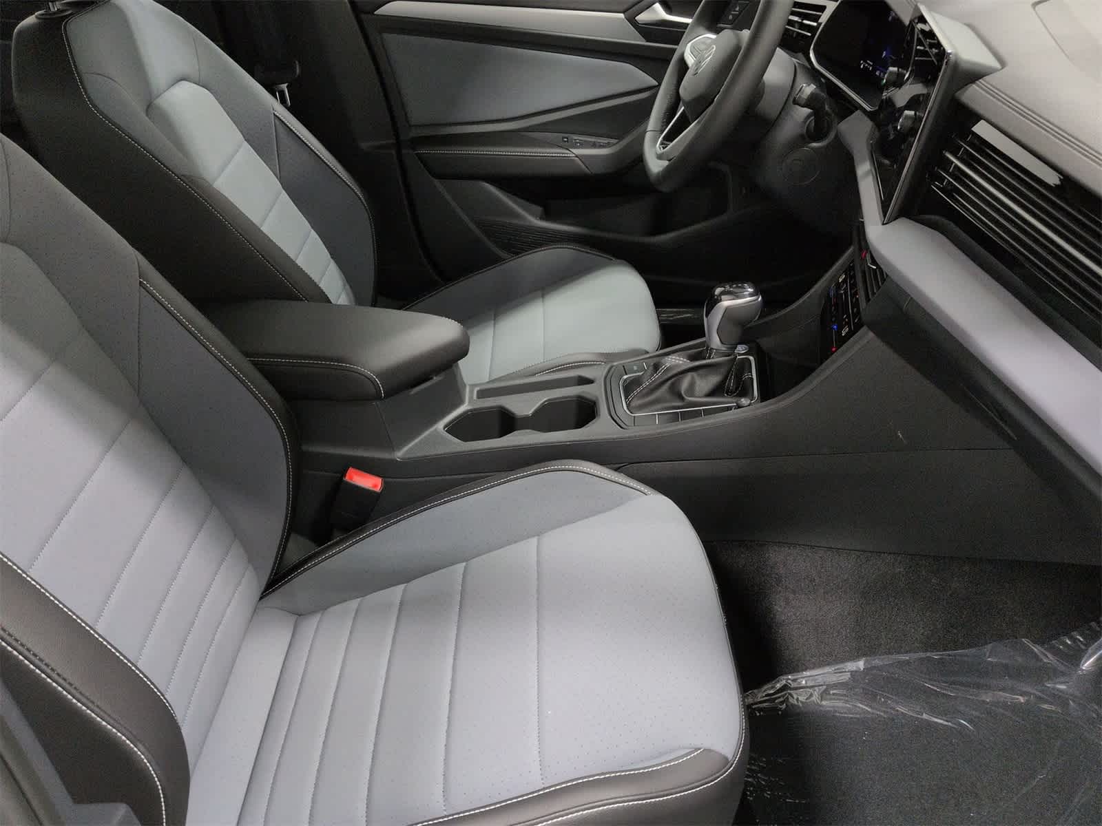 Thumbnail: 2025 Volkswagen Jetta - 24