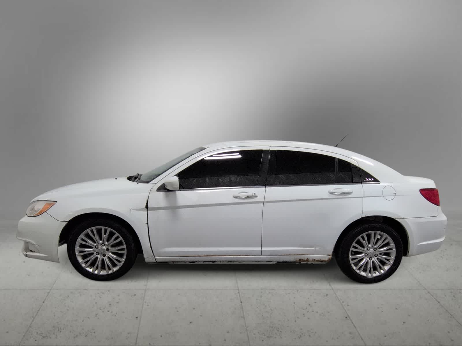 Thumbnail: 2013 Chrysler 200 - 5