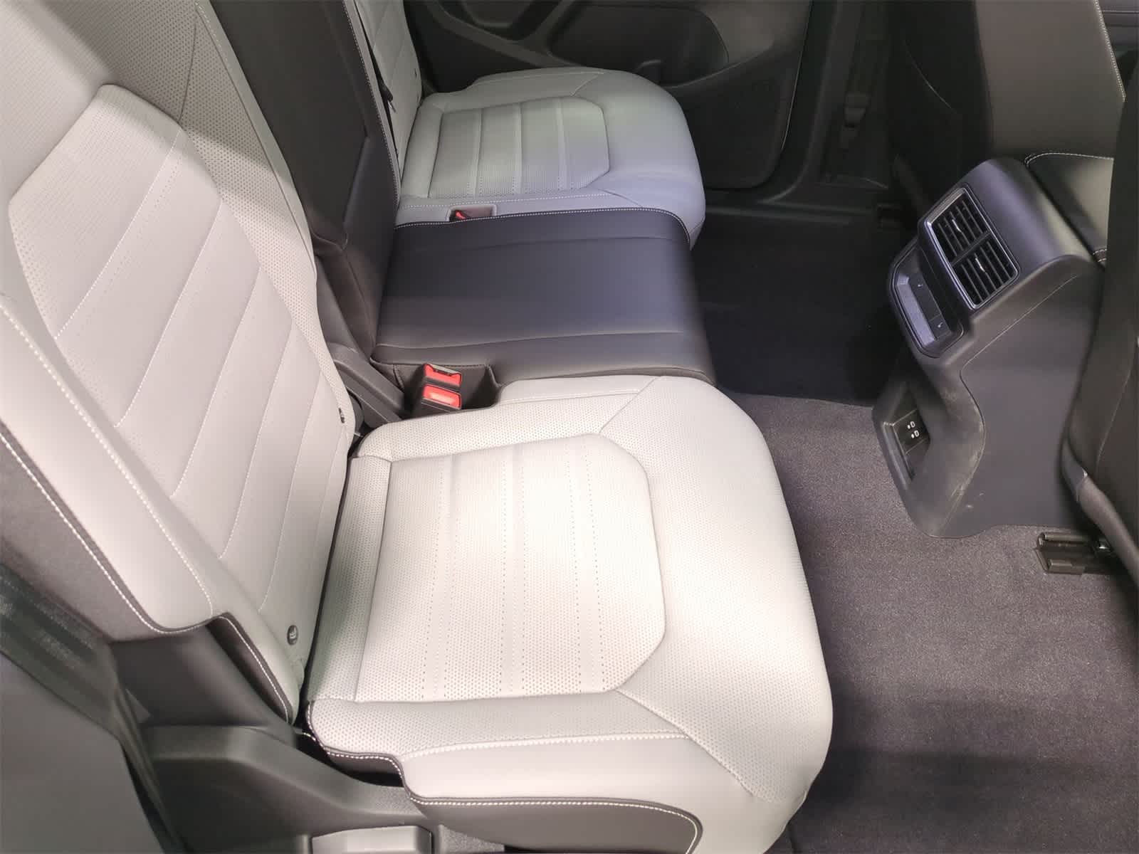 2025 Volkswagen Atlas SEL 22