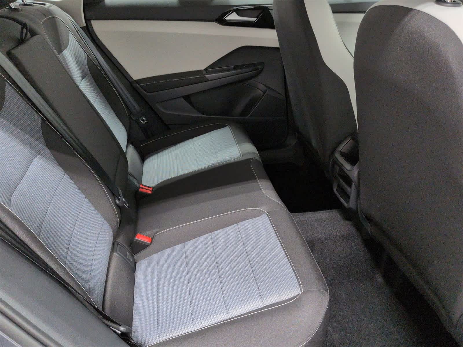 Thumbnail: 2025 Volkswagen Taos - 21