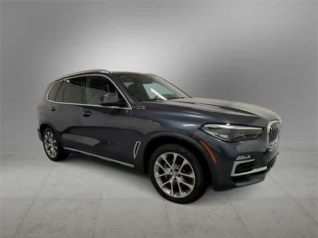 Used 2020 BMW X5 40i with VIN 5UXCR6C00LLL66947 for sale in Farmington, MI