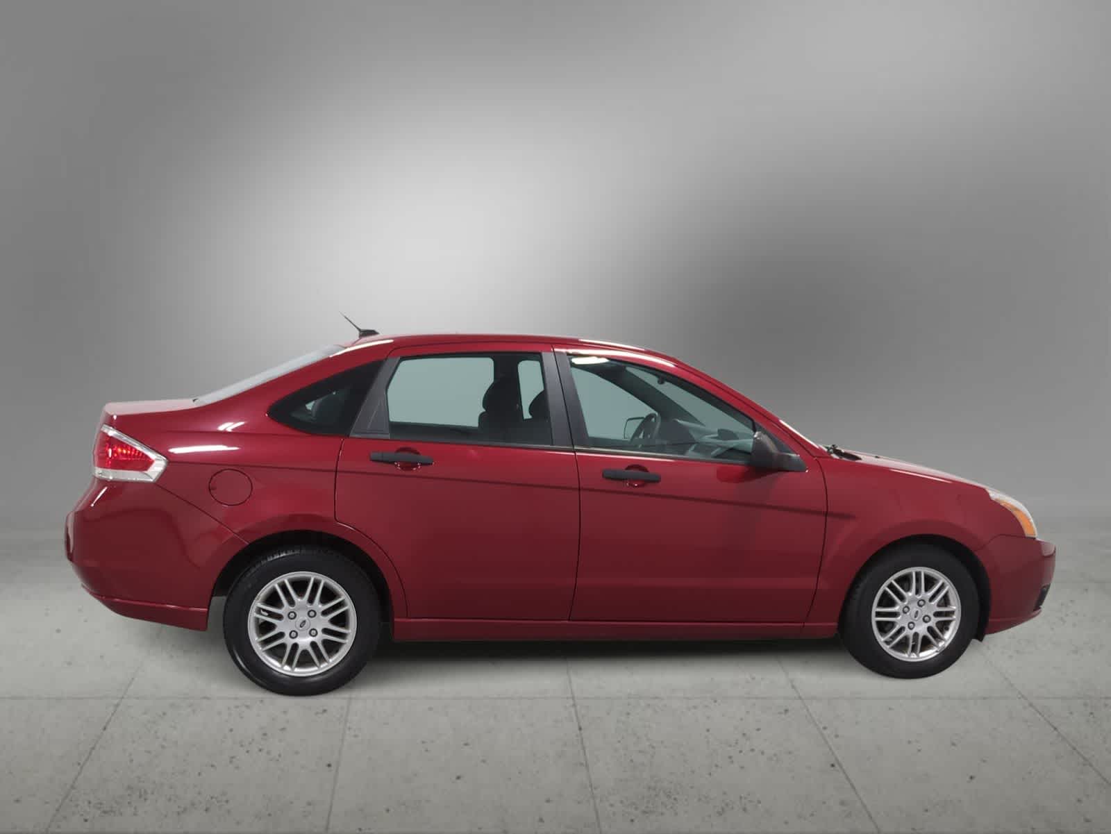 Thumbnail: 2011 Ford Focus - 9