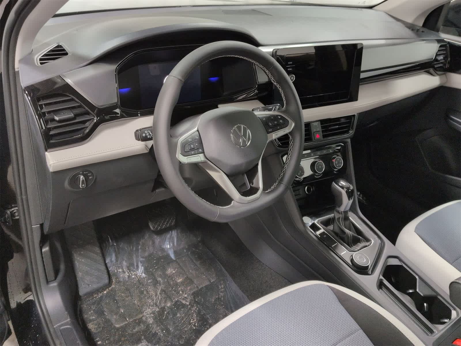 Thumbnail: 2026 Volkswagen Taos - 10