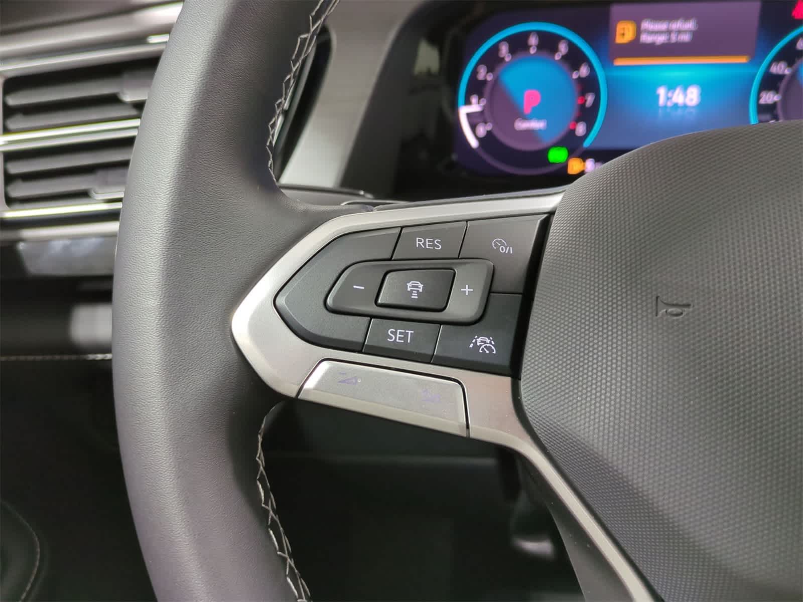 2025 Volkswagen Atlas SE 24