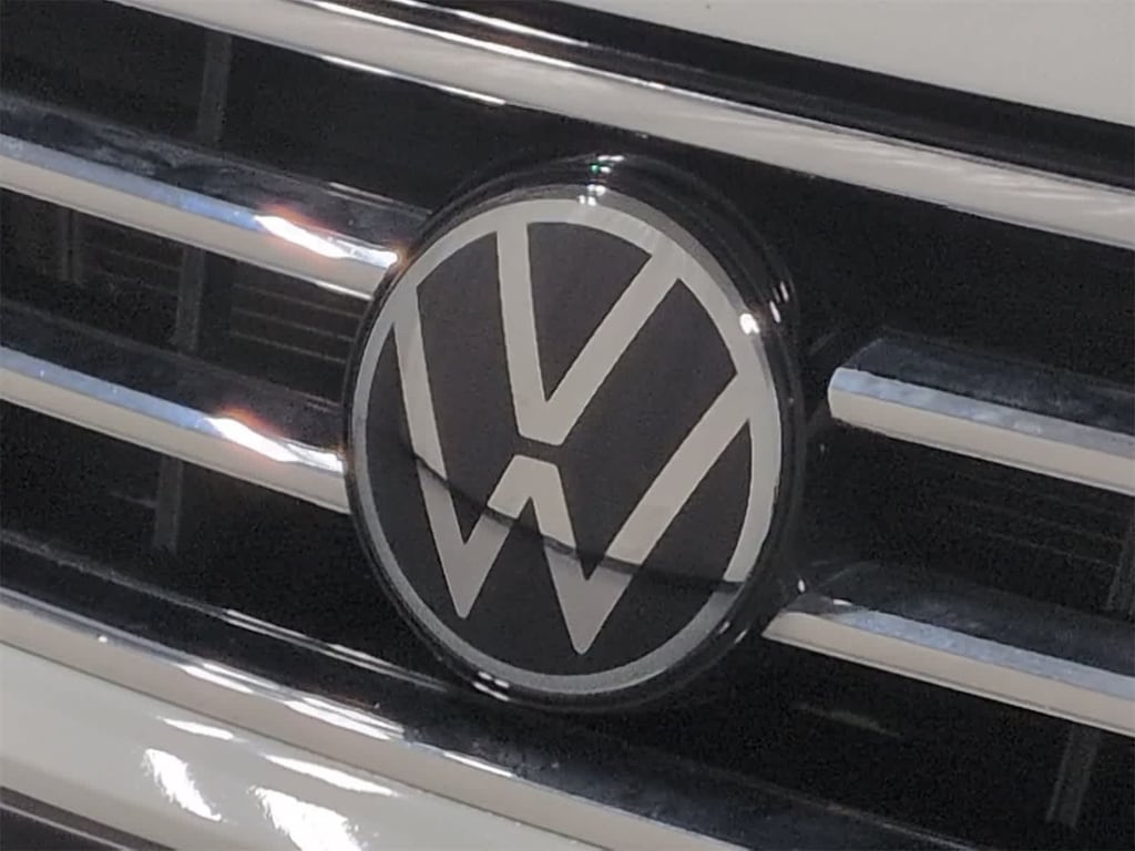 Used 2024 Volkswagen Tiguan 2.0T SE SUV