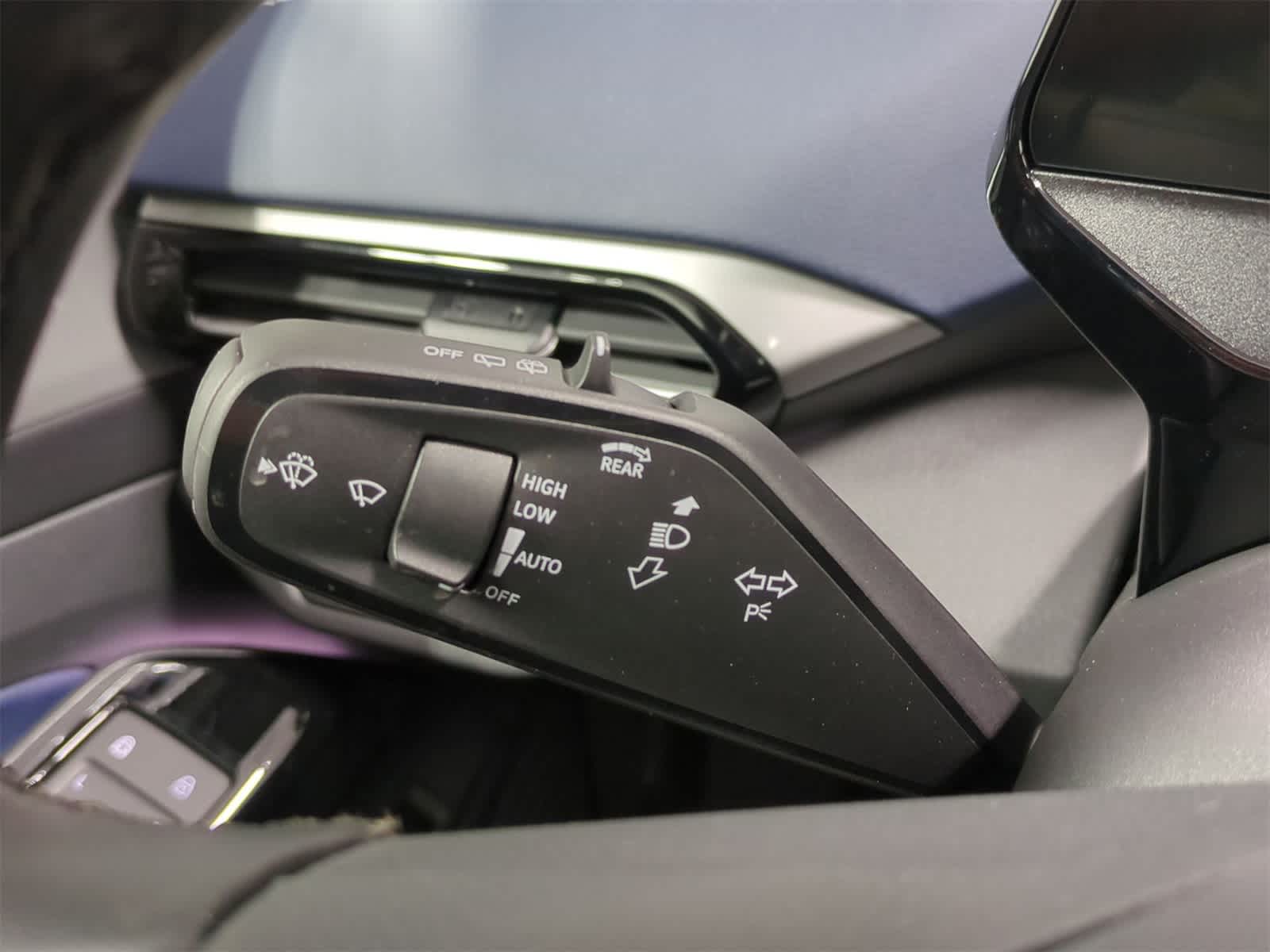 2025 Volkswagen ID.4 Pro S 28