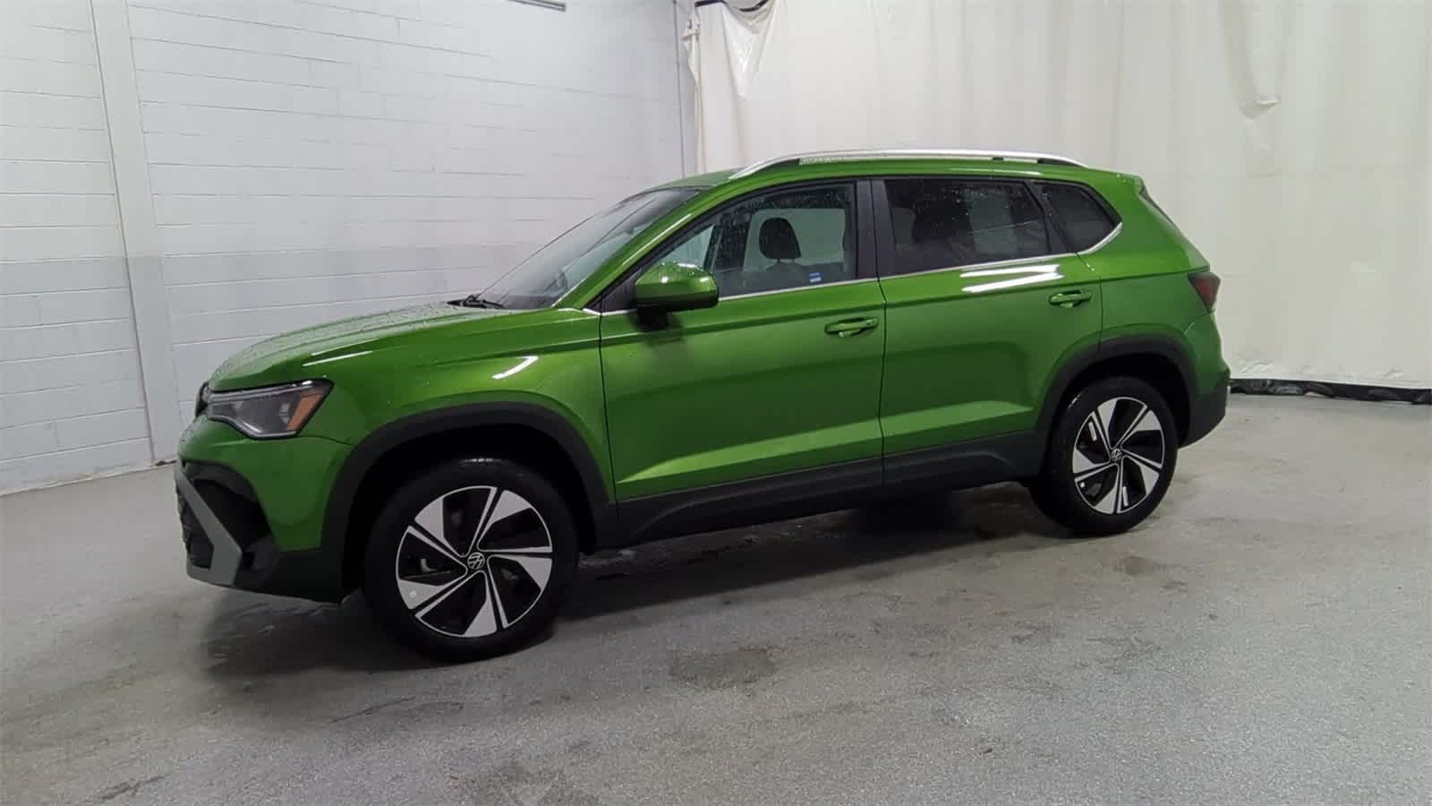 Thumbnail: 2026 Volkswagen Taos - 4