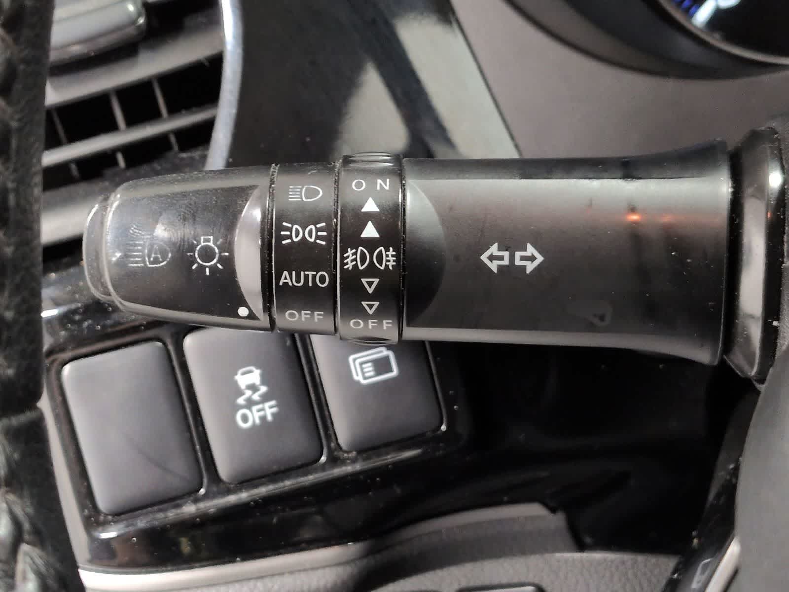 Thumbnail: 2020 Mitsubishi Outlander - 27