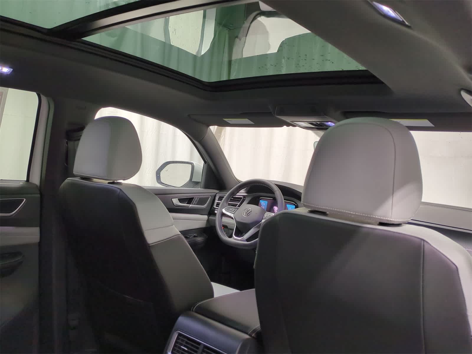 2025 Volkswagen Atlas SEL 23
