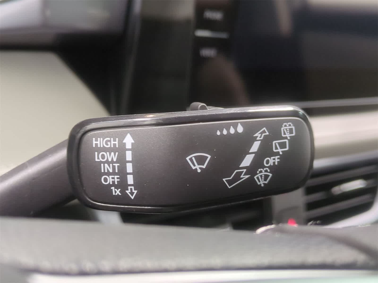 Thumbnail: 2025 Volkswagen Taos - 28